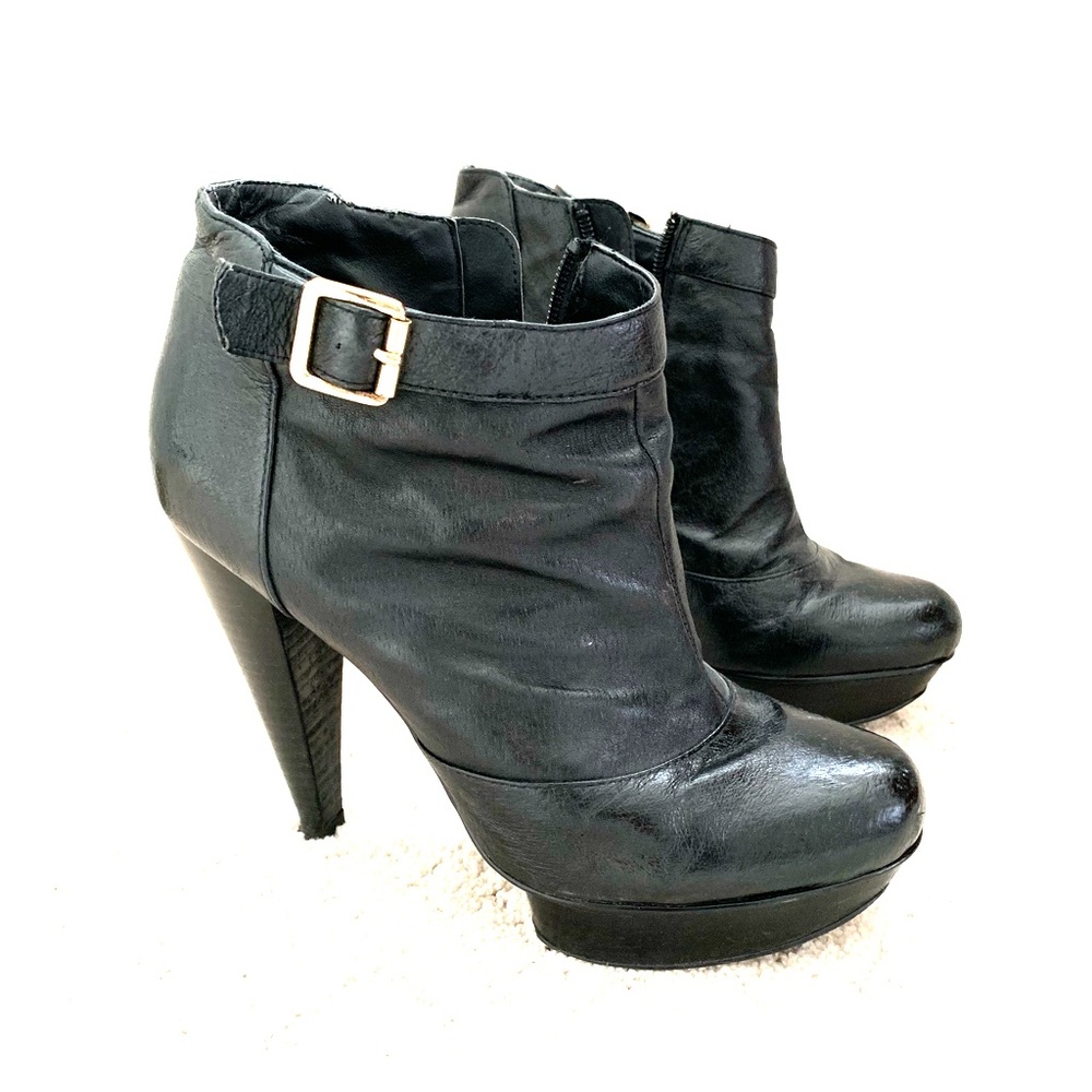 Steve Madden Platform Black Booties: AMAZING shape
